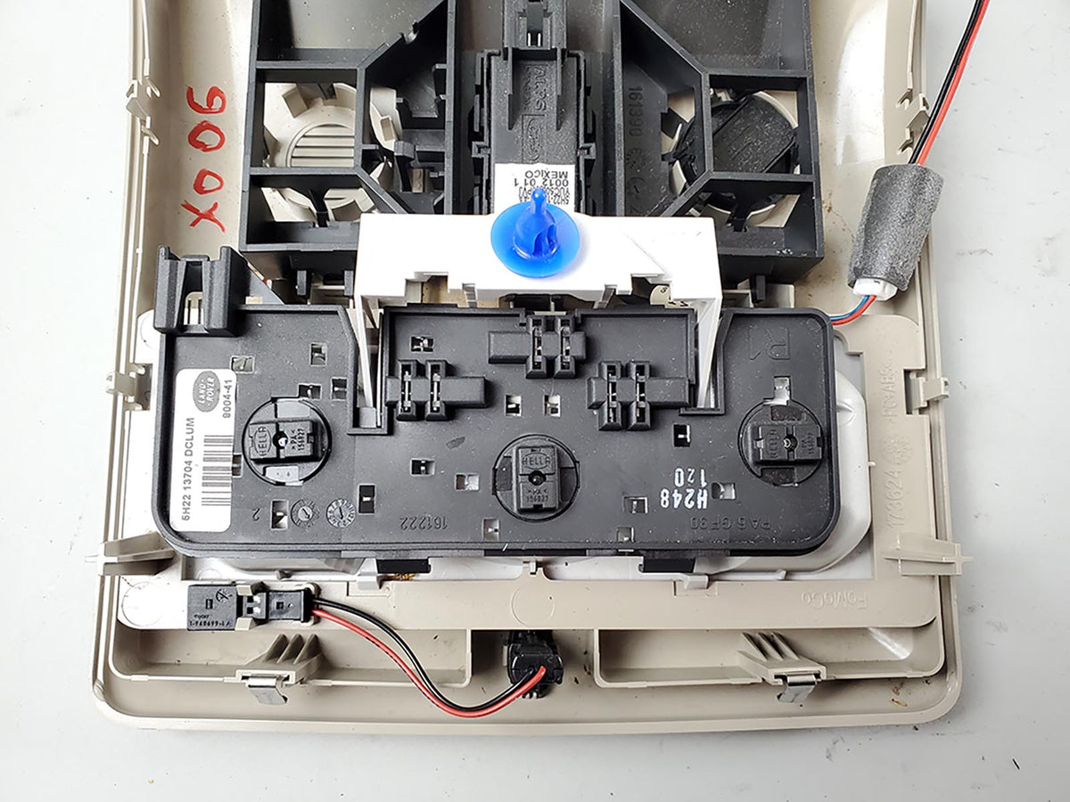 2010 - 2016 Land Rover Discovery Lr4 Dome Light Lamp Console Overhead Switch OEM
