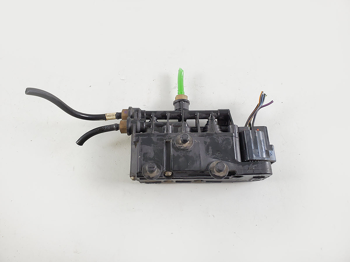 2010 - 2013 Land Rover  Discovery Lr4 Air Ride Valve Block Suspension Rvh000095