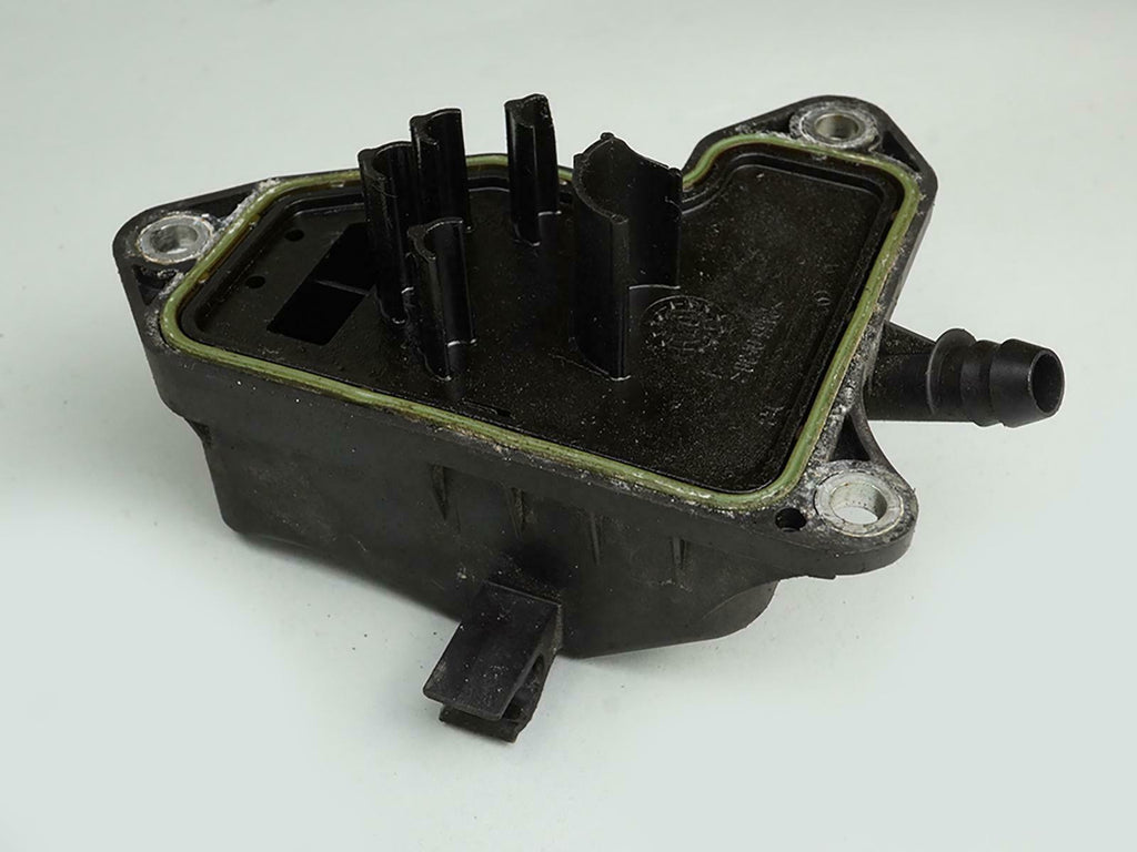  2008 - 2011 Mercedes Benz C Class W204 C300 Engine Separator Oil A2720160134, used