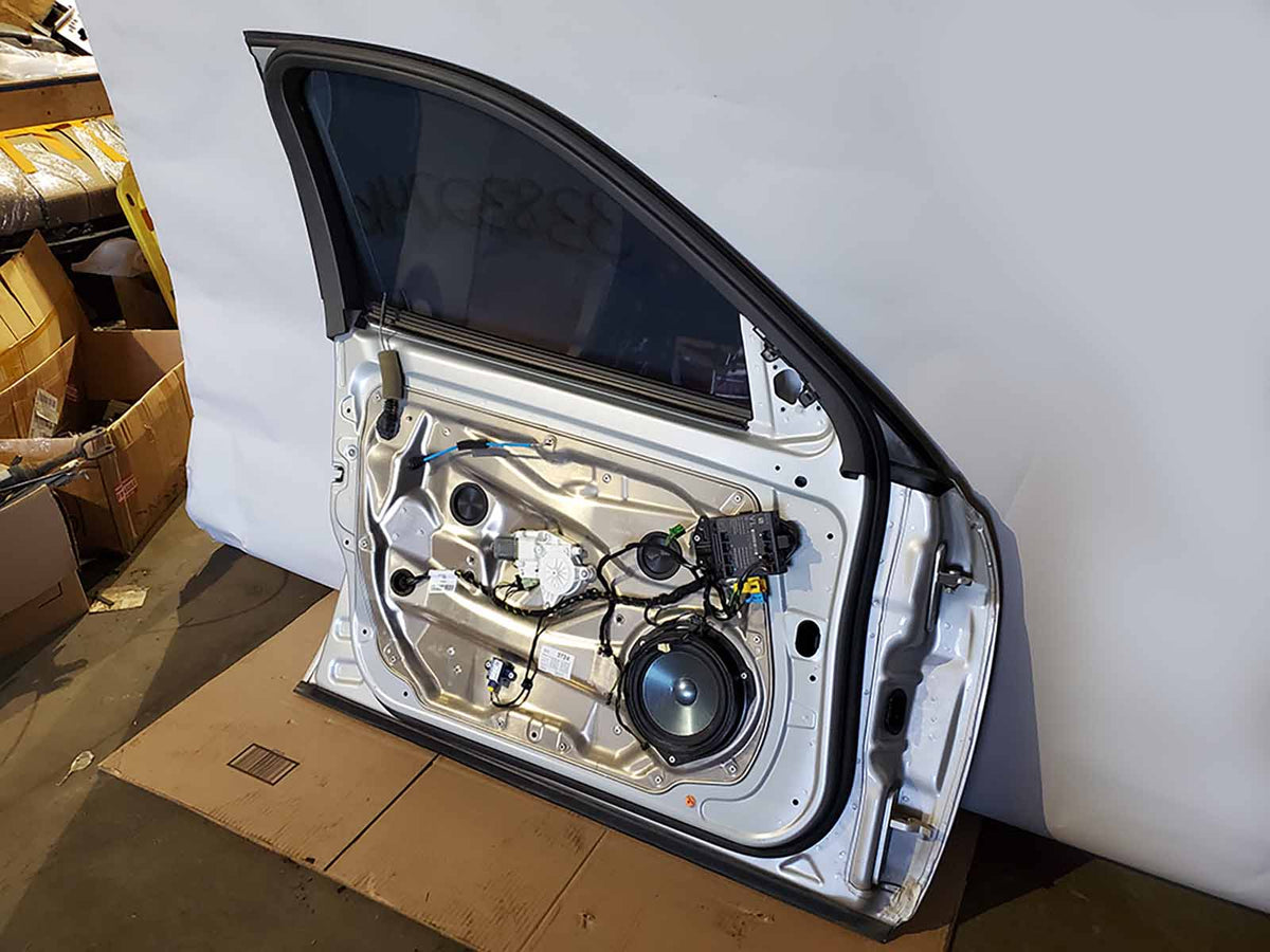 2010 - 2013 Mercedes Benz E Class W212 Door Panel Exterior Assembly Front Left