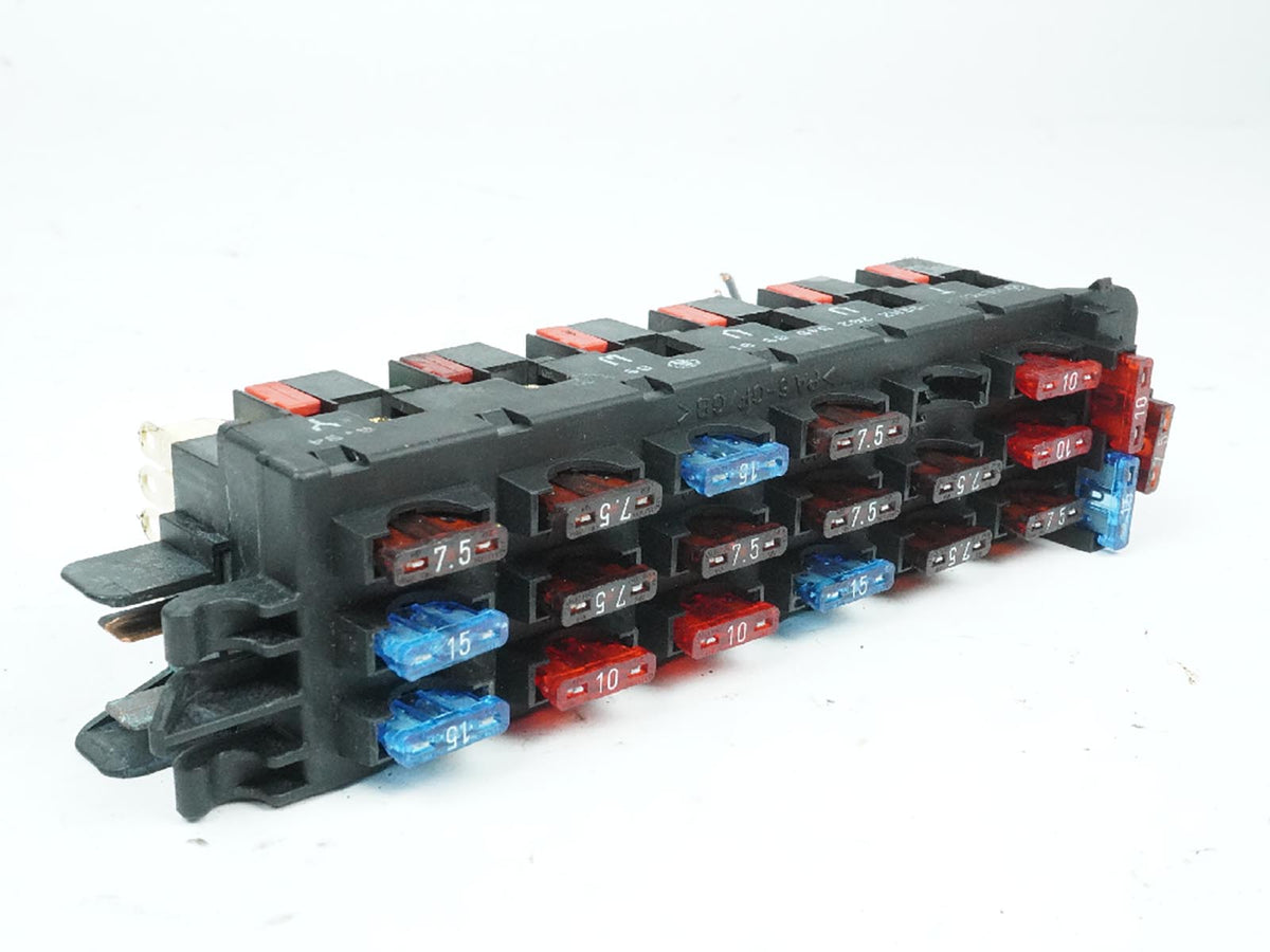 1994 - 1999 Mercedes Benz C Class W202 Fuse Relay Box Junction 2025450901 OEM