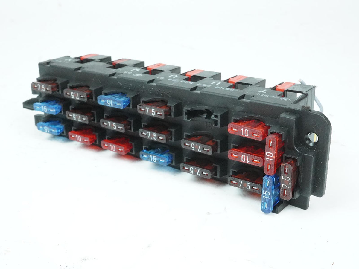 1994 - 1999 Mercedes Benz C Class W202 Fuse Relay Box Junction 2025450901 OEM