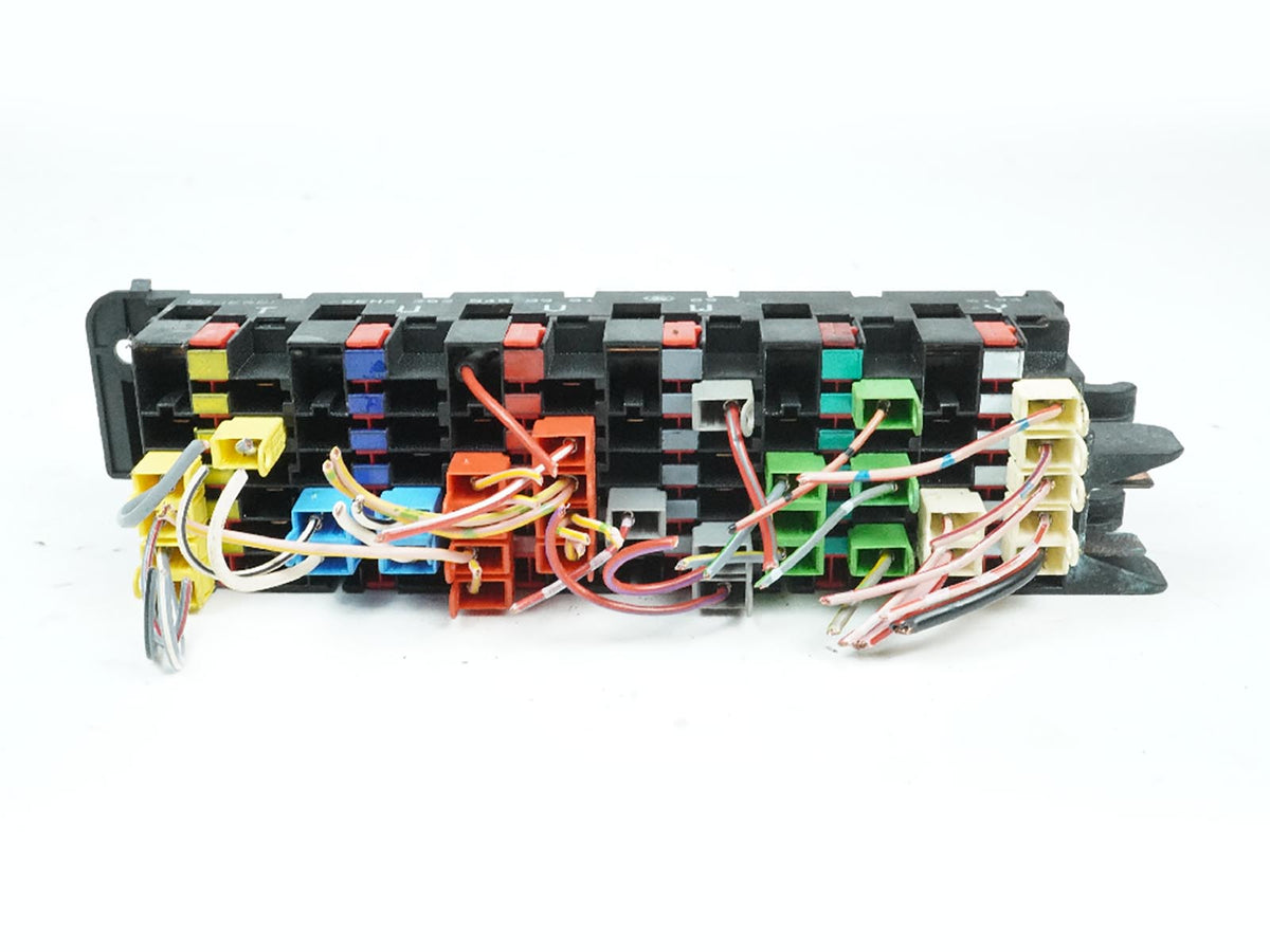 1994 - 1999 Mercedes Benz C Class W202 Fuse Relay Box Junction 2025450901 OEM