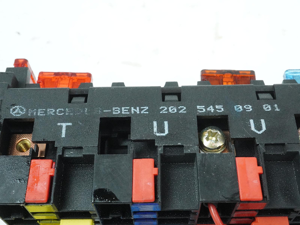 1994 - 1999 Mercedes Benz C Class W202 Fuse Relay Box Junction 2025450901 OEM