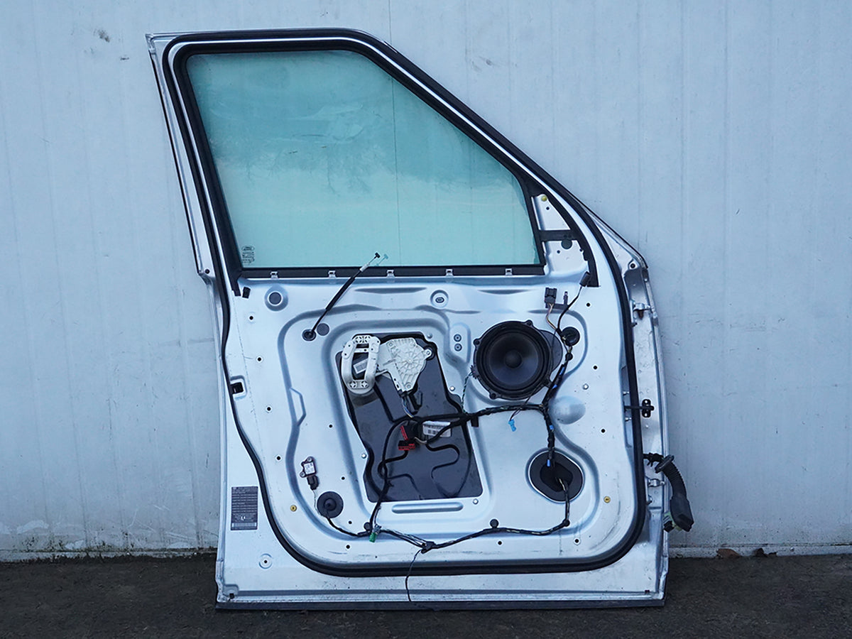 2010 - 2016 Land Rover Lr4 Door Exterior Panel Left Front Driver Side Lh OEM