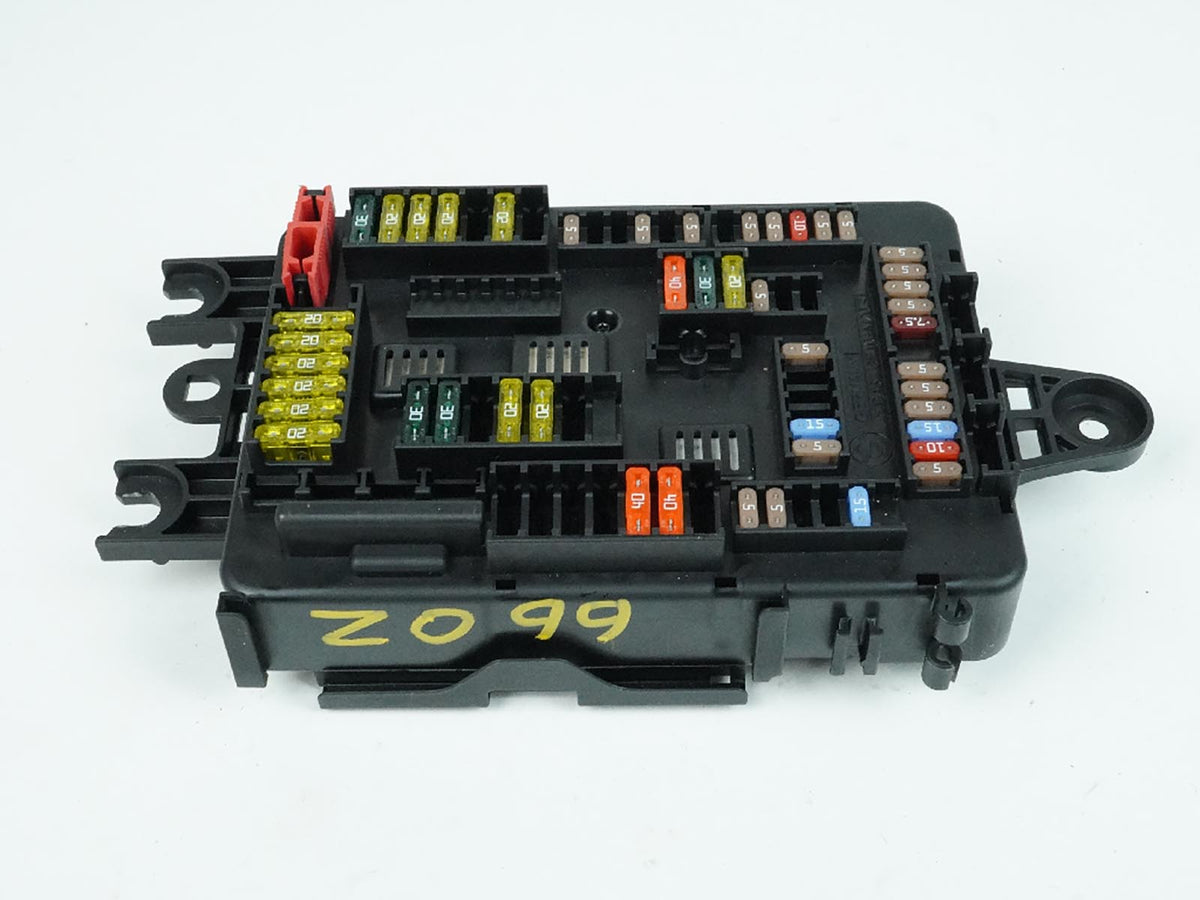 2012 - 2018 Bmw 3 Series F30 2.0L Fuse Relay Box Junction Pwoer Distribution OEM