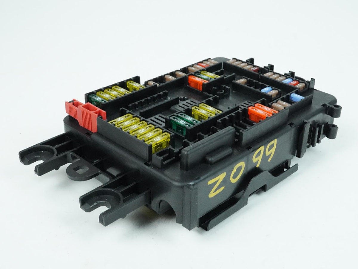 2012 - 2018 Bmw 3 Series F30 2.0L Fuse Relay Box Junction Pwoer Distribution OEM