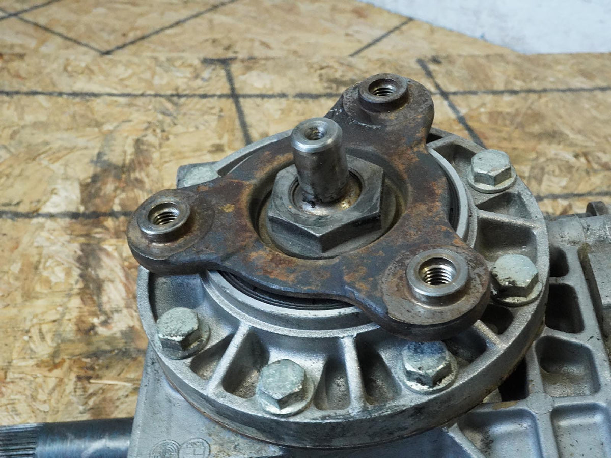 2000 - 2006 Audi TT Mk1 1.8L Mt Transfer Case Angle Gear Box 02M409053K OEM