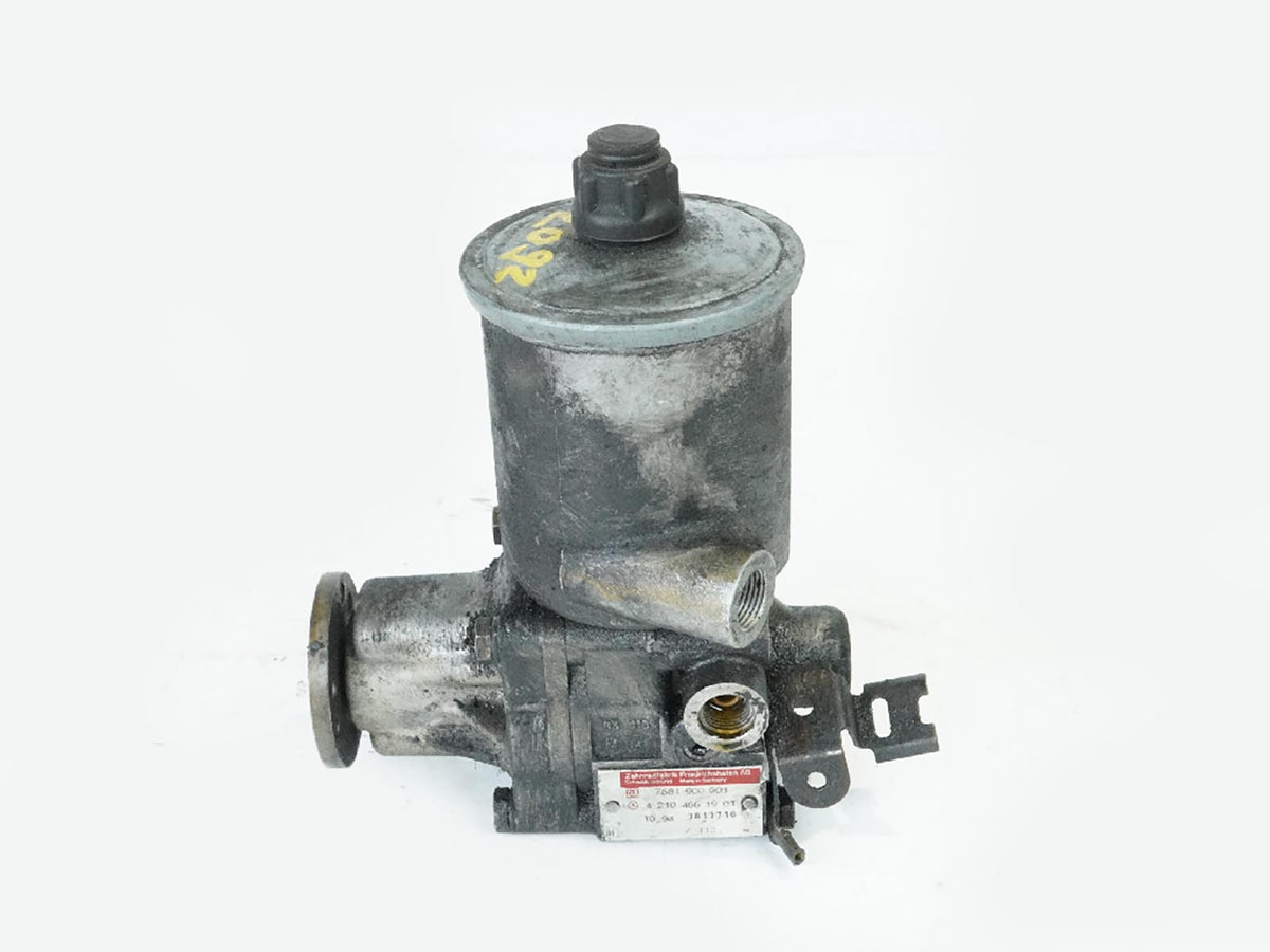 1994 - 1995 Mercedes Benz E Class W202 Rack Gear Pump Motor A2104661901 OEM