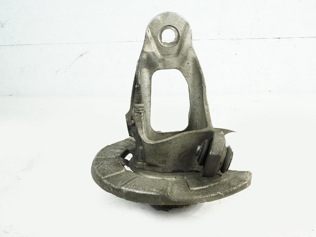 07-13 BMW X5 E70 Spindle Knuckle W Carrier Rear Passenger Right RH 6770984