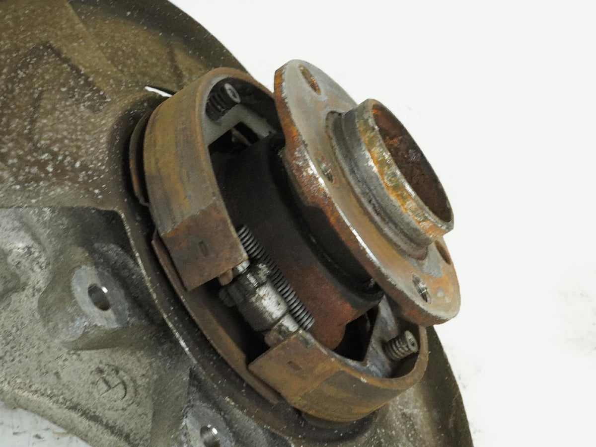 07-13 BMW X5 E70 Spindle Knuckle W Carrier Rear Passenger Right RH 6770984