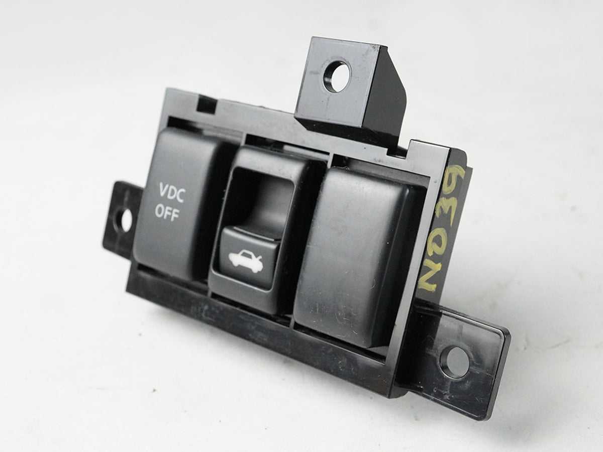 2007 - 2008 Infiniti G35 Vdc Trunk Switch Control BuTTon Unit 13242Aa600 OEM
