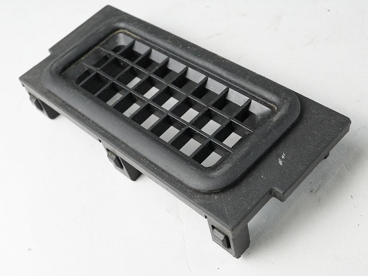 2007 - 2008 Infiniti G35 Grille Air Vent Defrost Rear Center Unit 96912Jk10A OEM