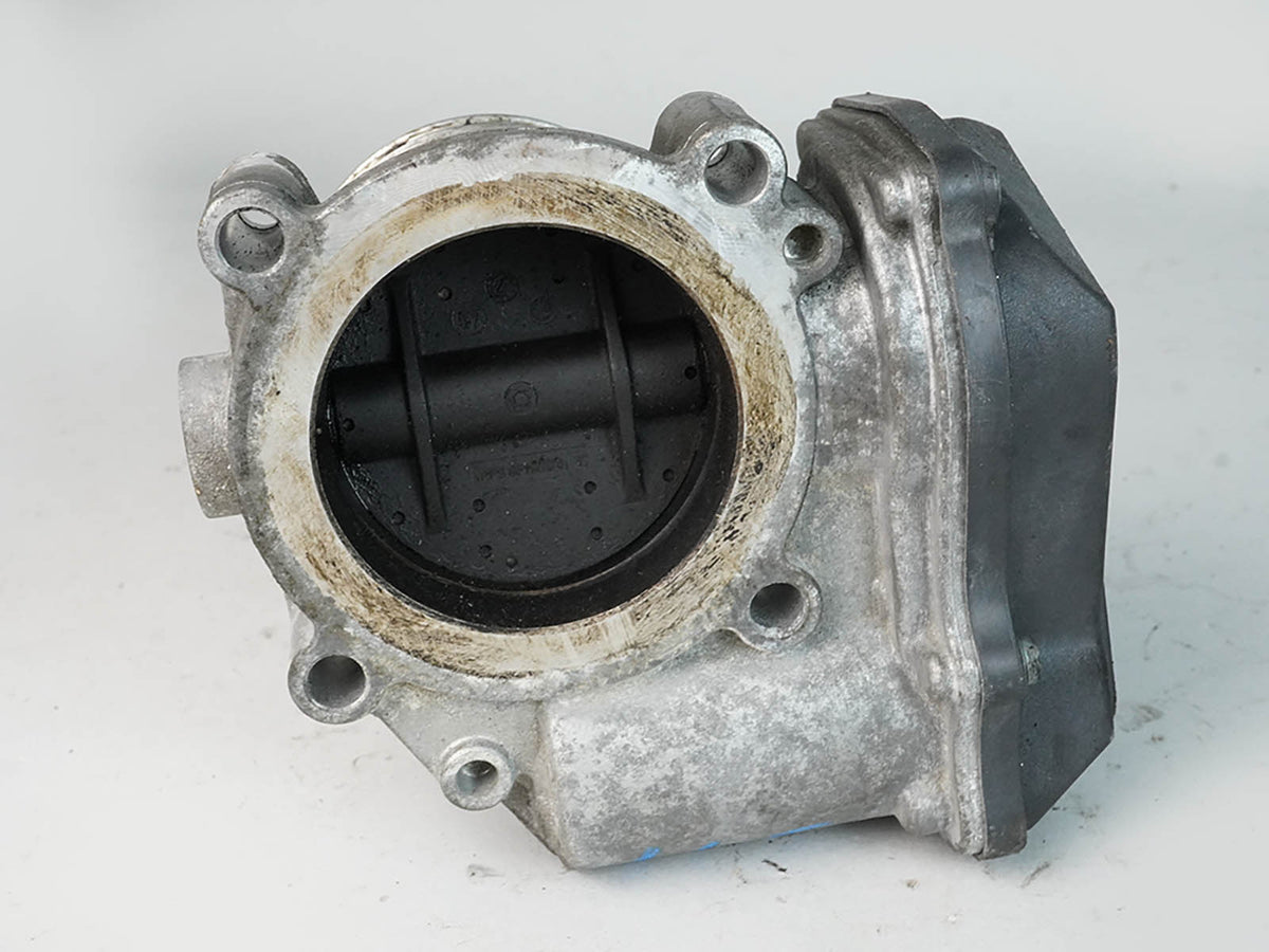 2010 - 2016 Audi A4 B8 2.0L At ThroTTle Body Valve Engine Unit 06F133062Q OEM