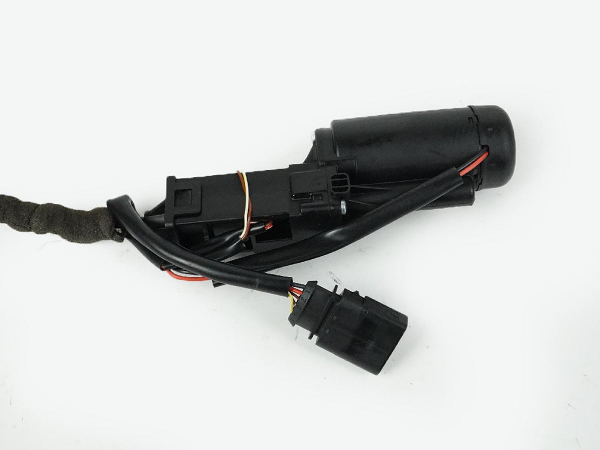 2004 - 2008 Audi A8 A8L QuaTTro Lock Latch Actuator Trunk Tailgate Rear OEM