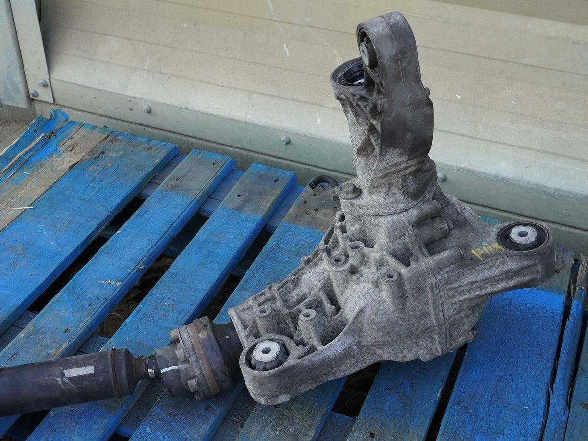 06-11 Mercedes W251 R350 4MATIC Front Differential Carrier A1643302602 OEM