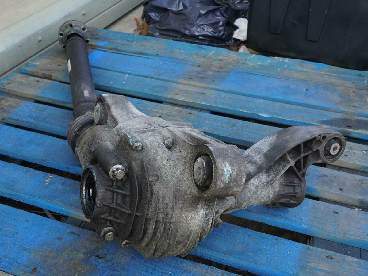 06-11 Mercedes W251 R350 4MATIC Front Differential Carrier A1643302602 OEM