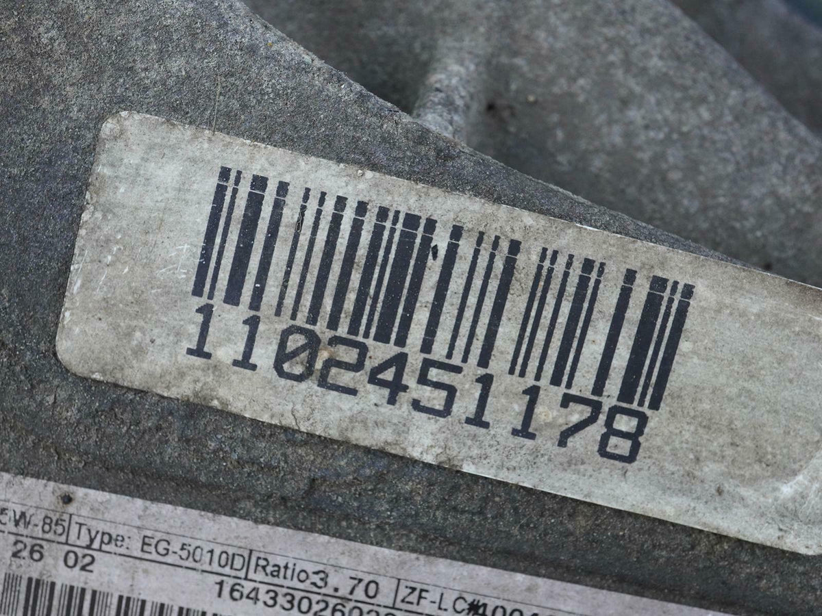 06-11 Mercedes W251 R350 4MATIC Front Differential Carrier A1643302602 OEM