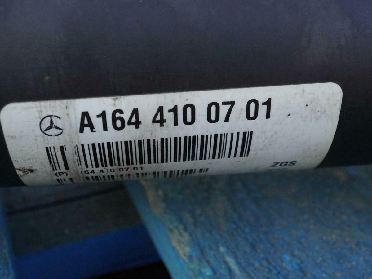 06-11 Mercedes W251 R350 4MATIC Front Differential Carrier A1643302602 OEM