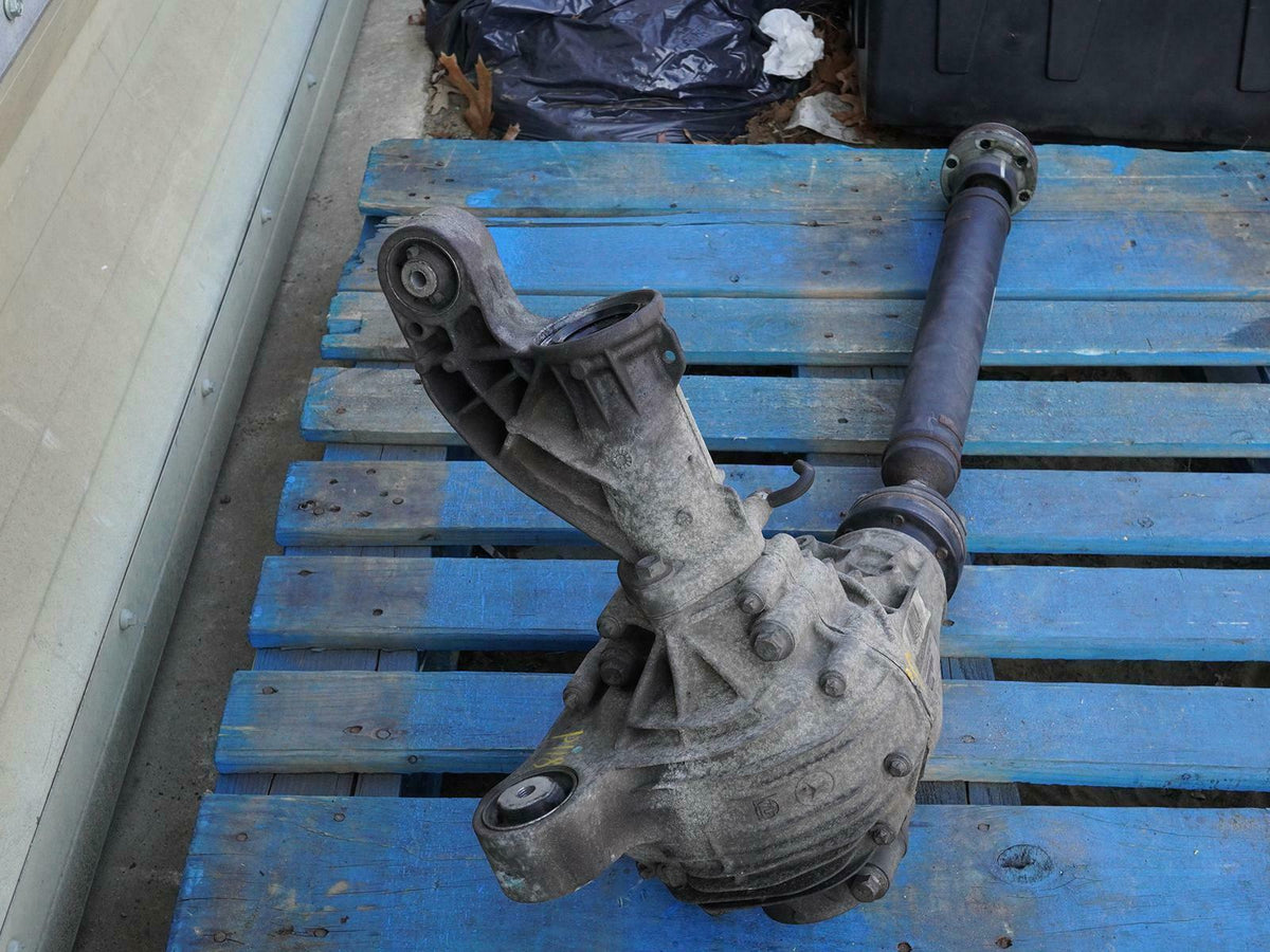 06-11 Mercedes W251 R350 4MATIC Front Differential Carrier A1643302602 OEM