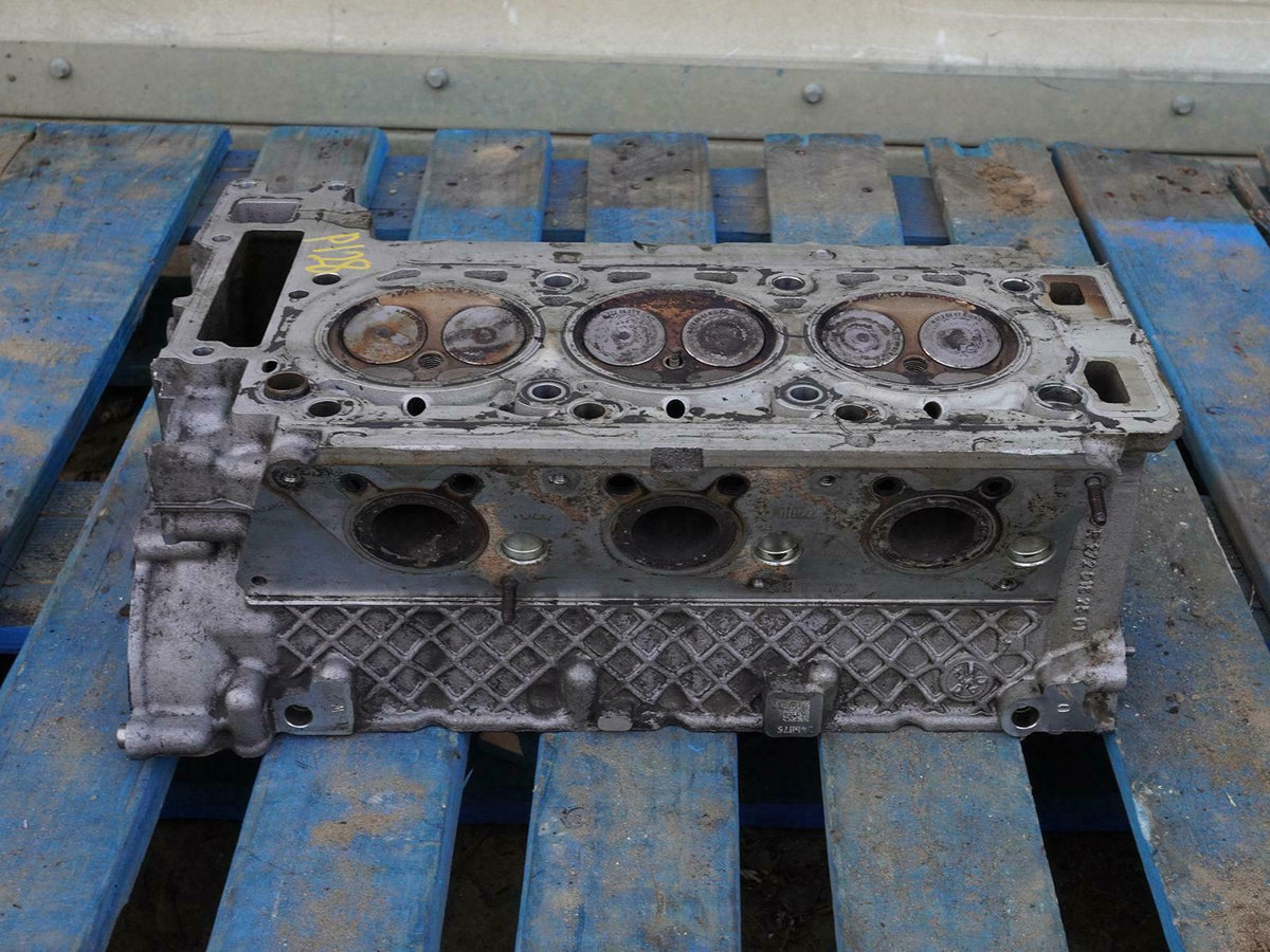 2008 - 2011 Mercedes Benz C Class W204 C300 Engine Motor Cylinder Head Rh OEM