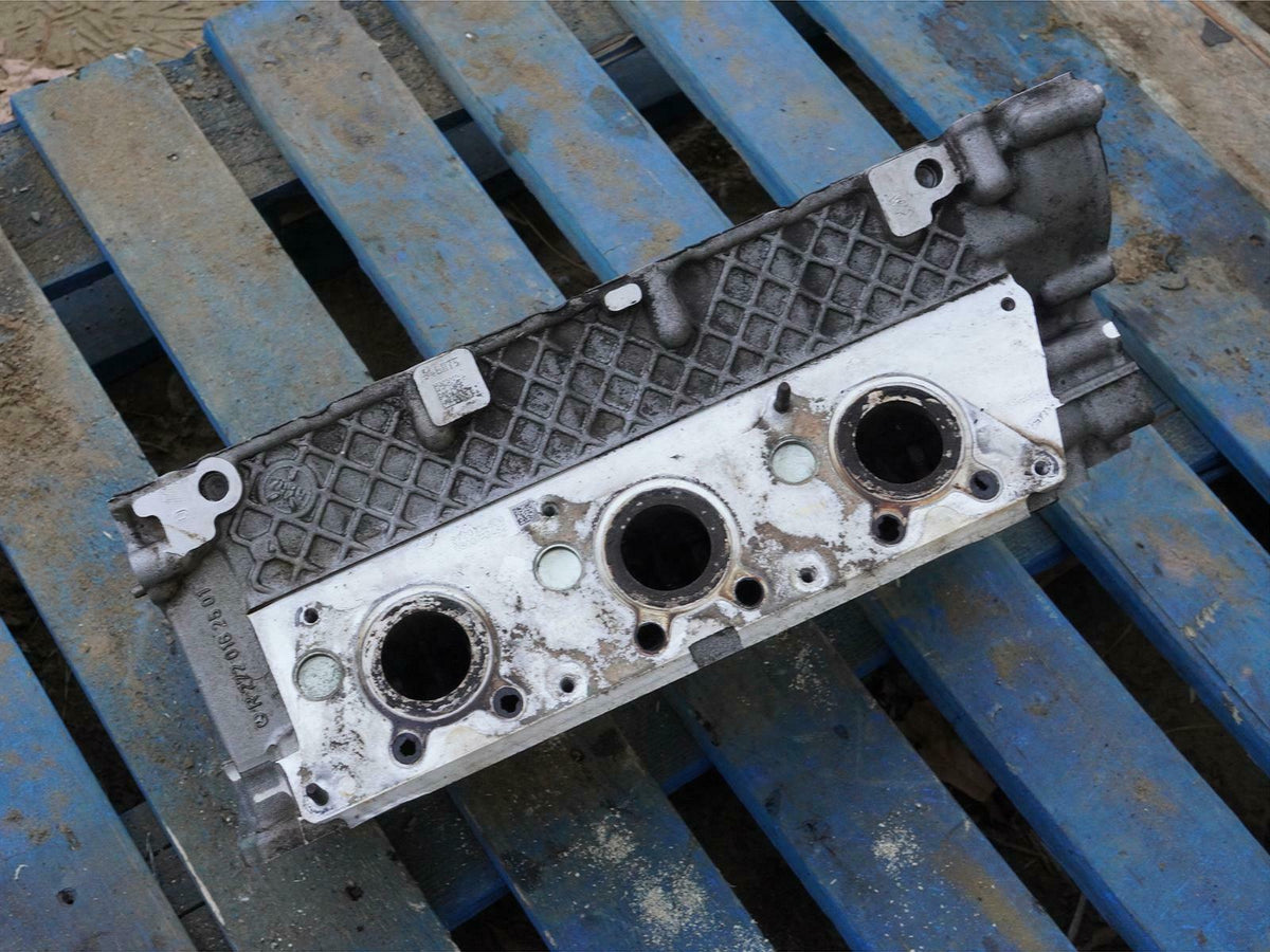 2008 - 2011 Mercedes Benz C Class W204 C300 Engine Motor Cylinder Head Rh OEM