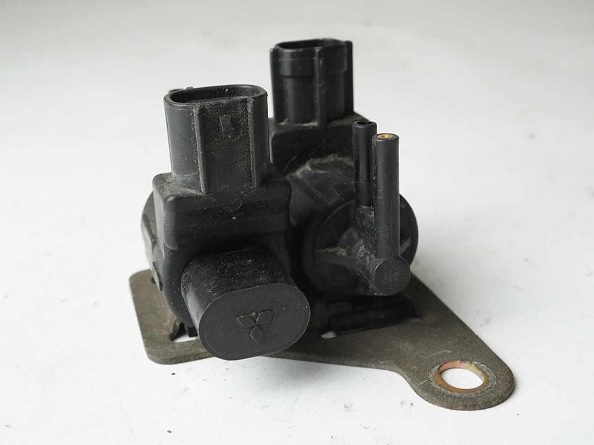 1994 - 1995 Mazda 323 Turbo Pressure Solenoid Sensor Electrical K5T4409 OEM