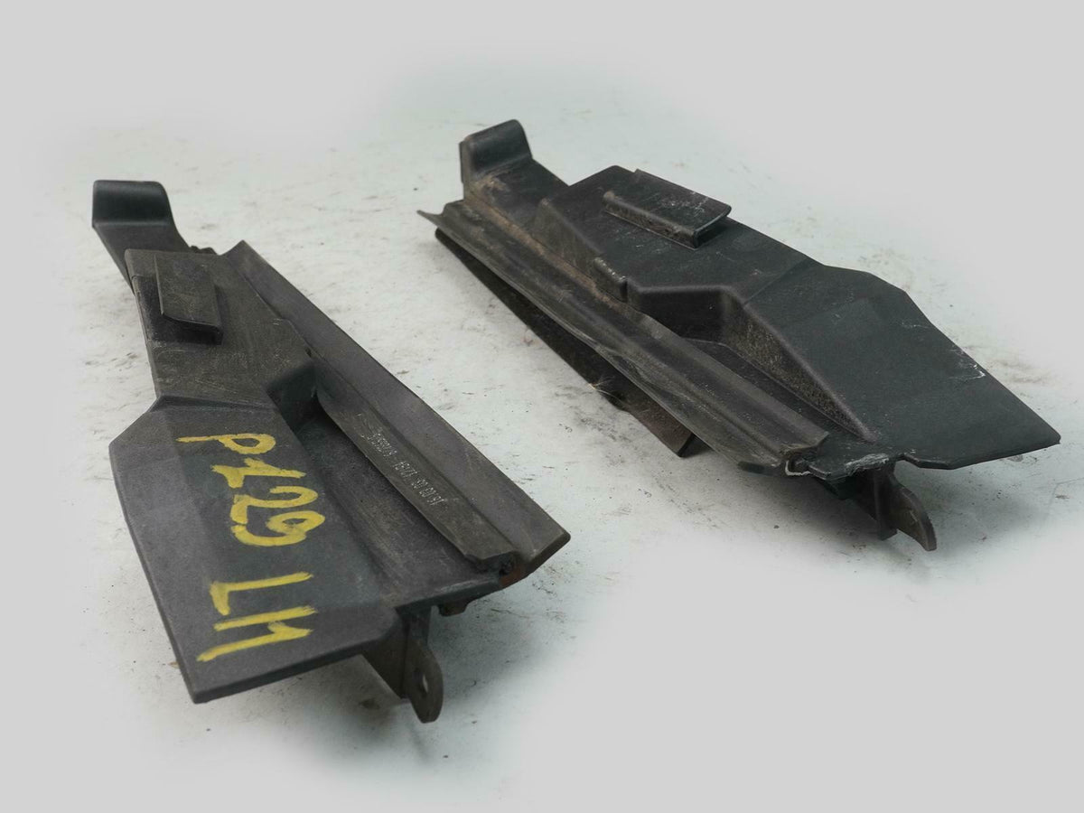 97-04 Mercedes SLK230 SLK320 R170 Quarter Glass Support Brace LH RH 1706390243