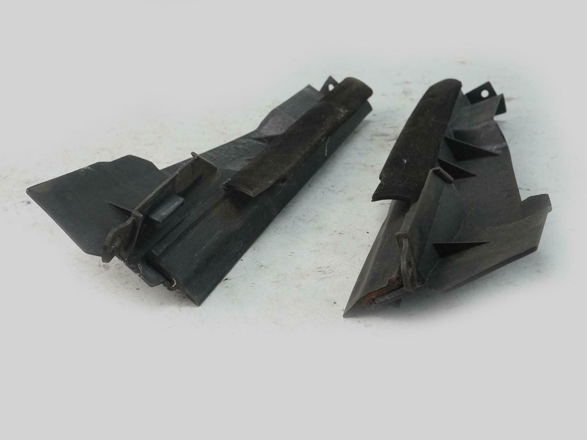 97-04 Mercedes SLK230 SLK320 R170 Quarter Glass Support Brace LH RH 1706390243