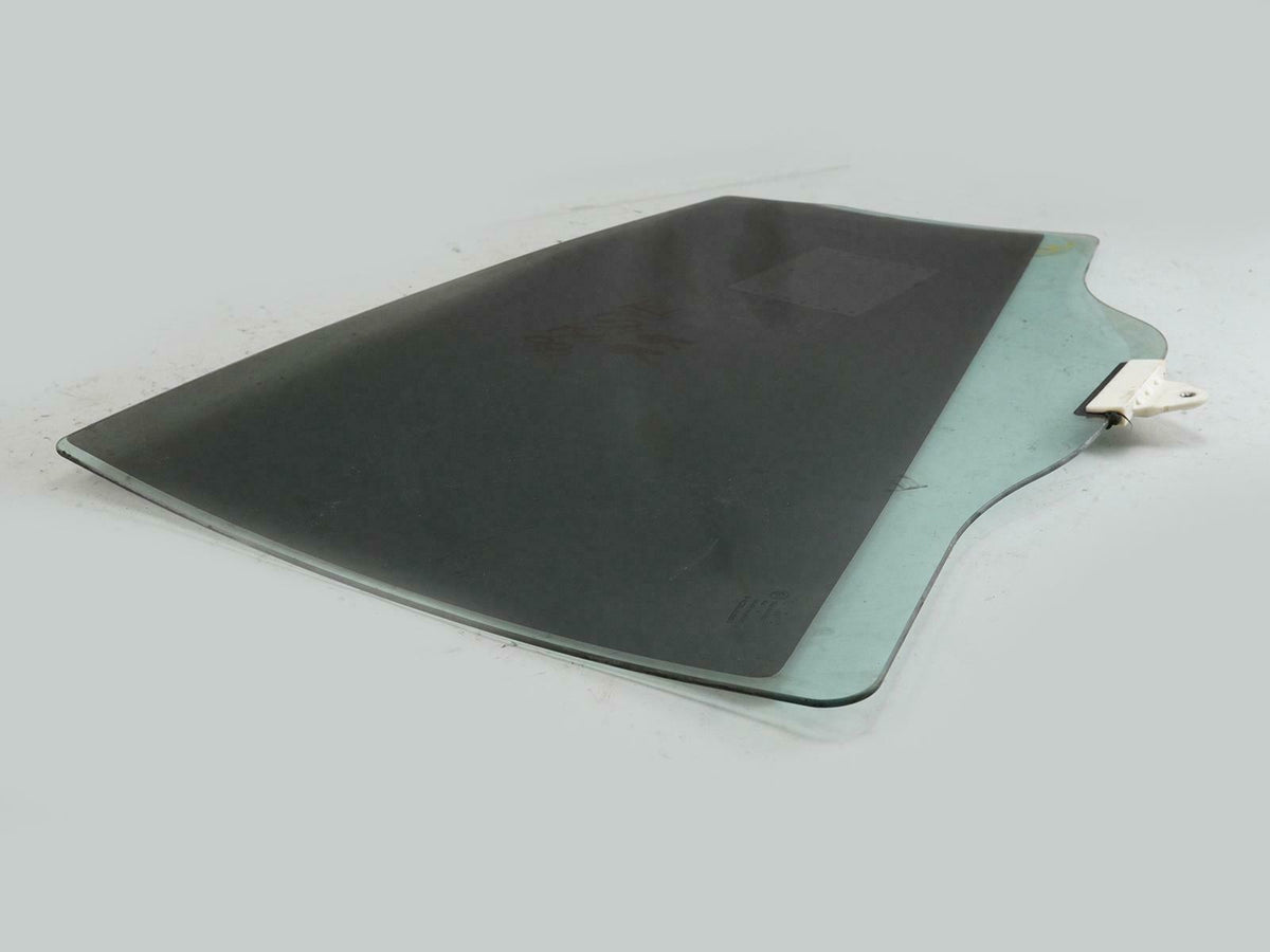 2013 - 2016 Dodge Dart Sedan Door Window Glass Rear Passenger 68082404AA OEM