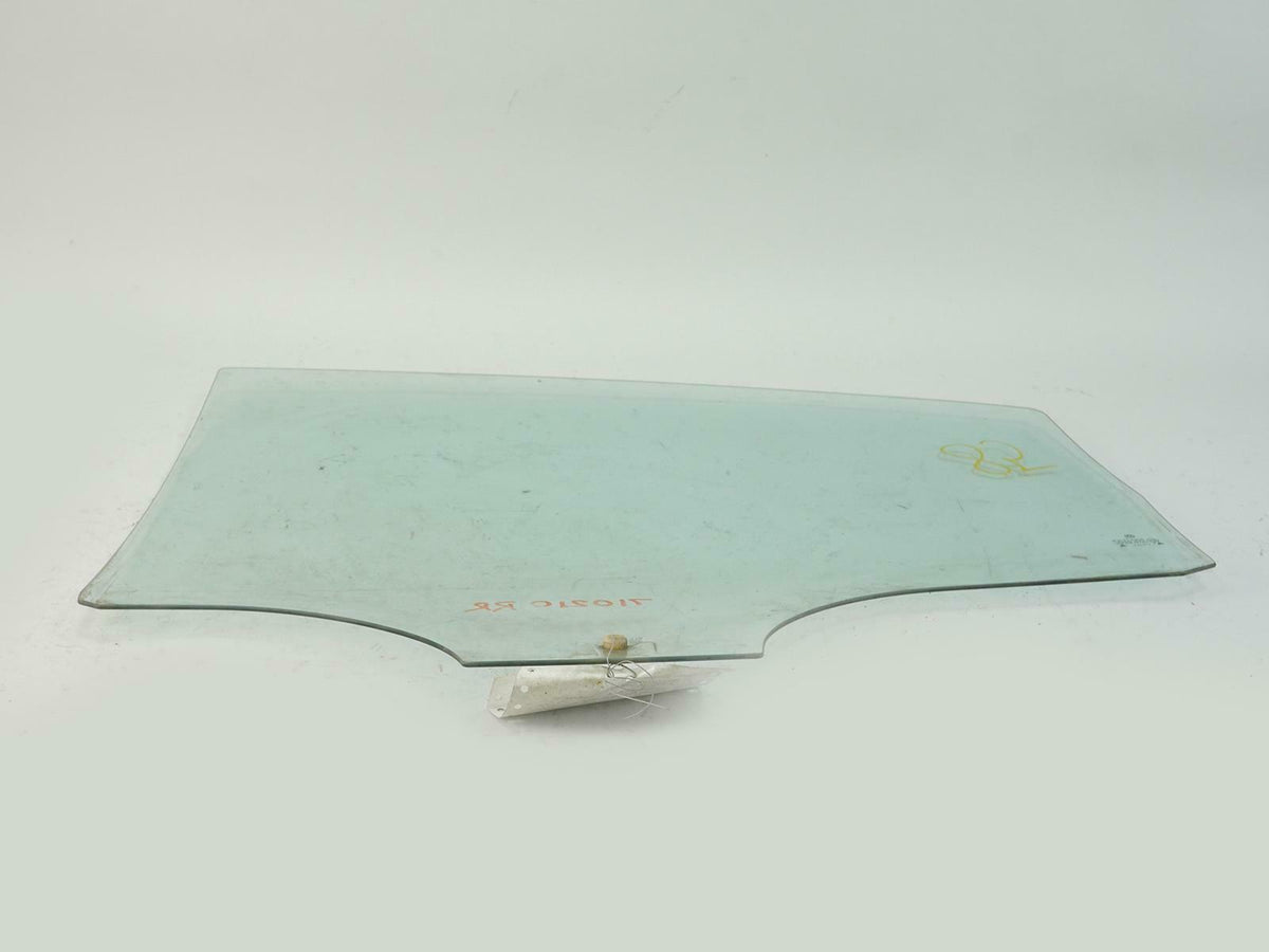 1998 - 2005 Volkswagen Passat Sedan Glass Window Door Rear Right 3B5845026 OEM