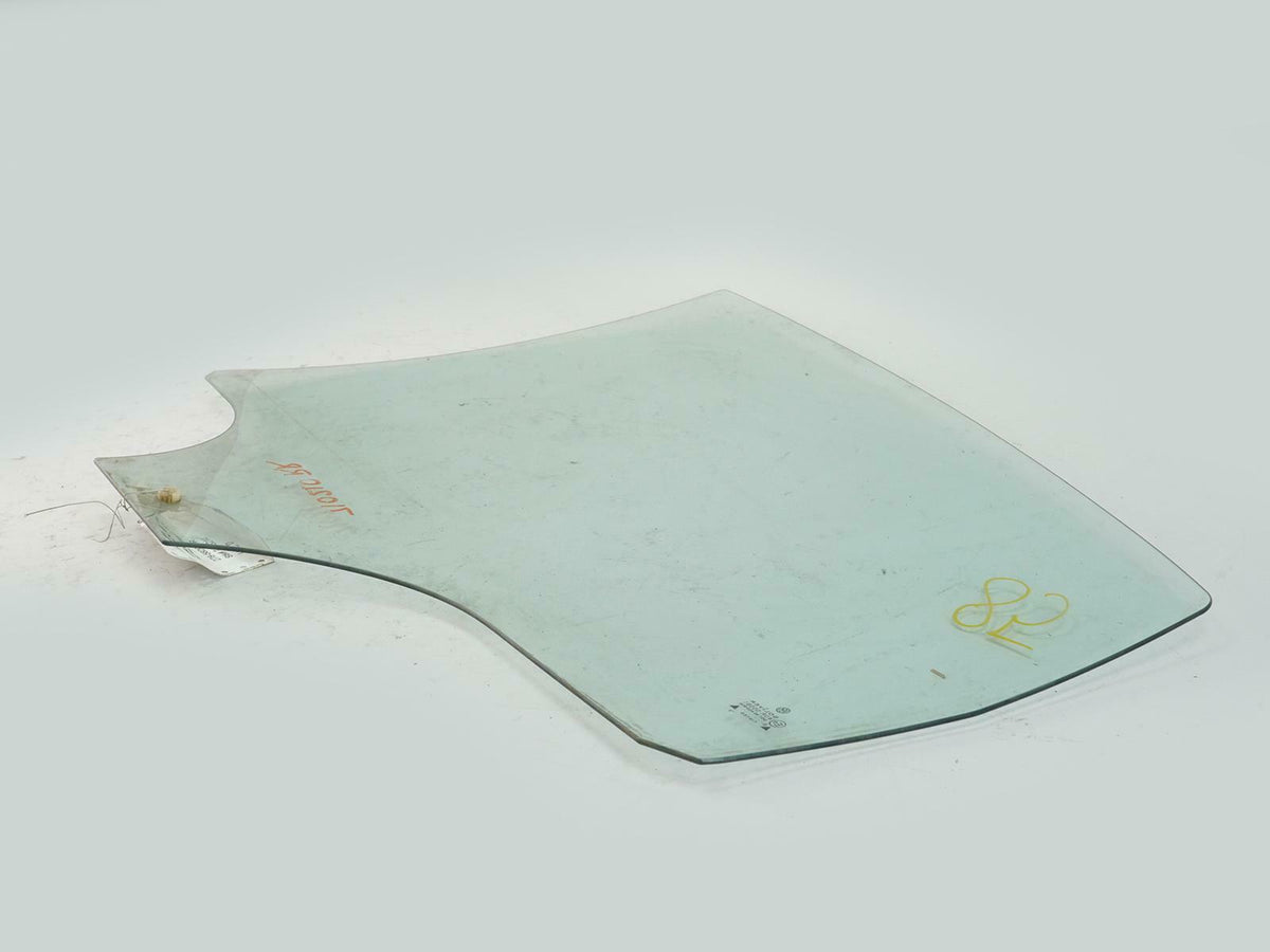 1998 - 2005 Volkswagen Passat Sedan Glass Window Door Rear Right 3B5845026 OEM