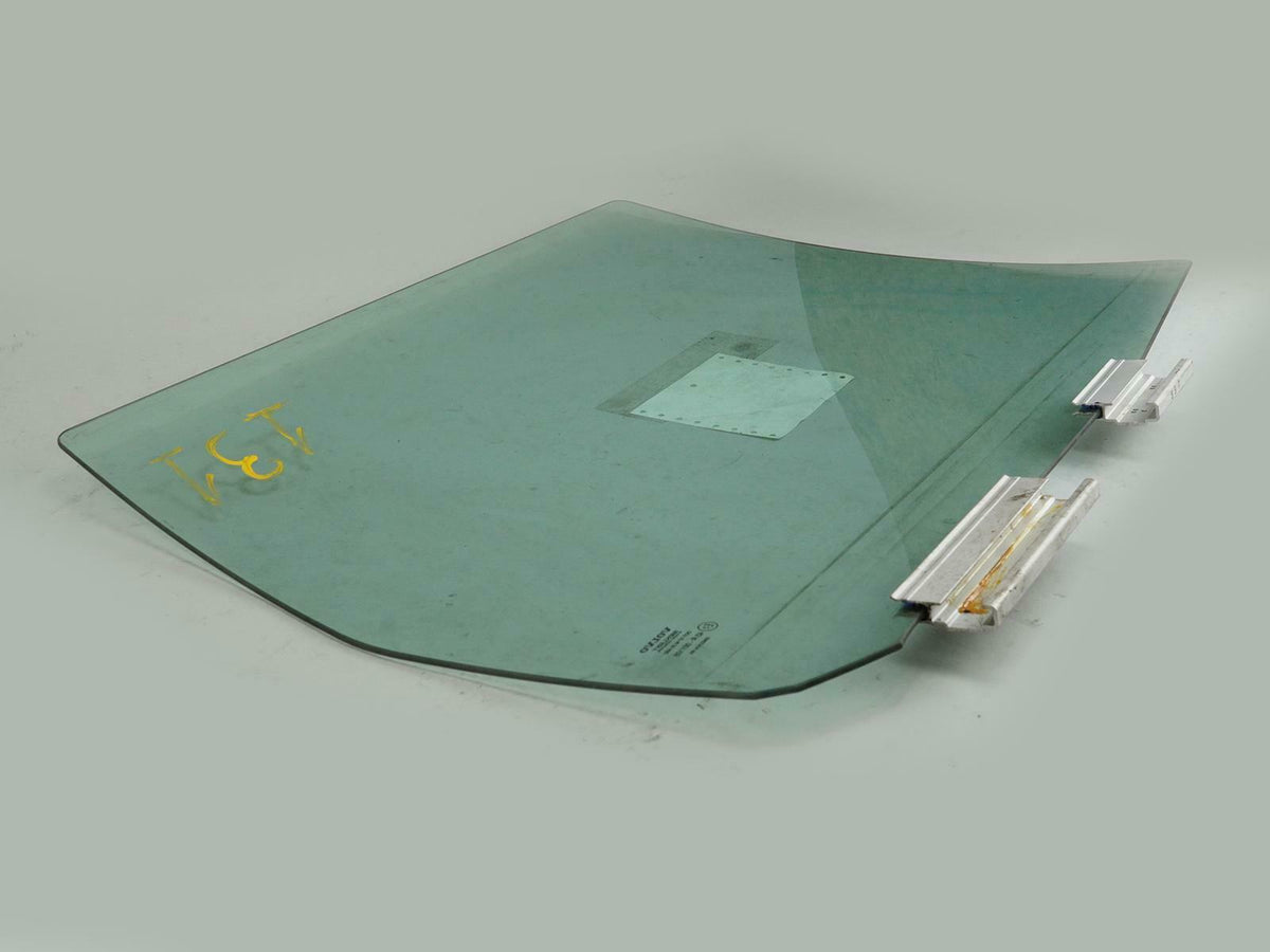 1998 - 2000 Volvo S70 Sedan 4dr Door Window Glass Rear Driver 94846011 OEM