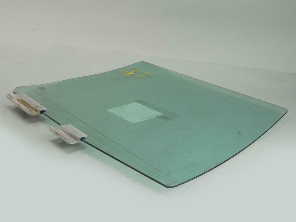 1998 - 2000 Volvo S70 Sedan 4dr Door Window Glass Rear Driver 94846011 OEM