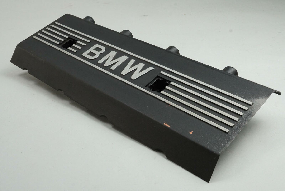 1997 - 2003 Bmw 7 Series E38 4.4 Liter Engine Cylinder Head Cover Rh Right OEM
