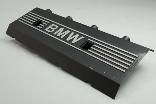 1997 - 2003 Bmw 7 Series E38 4.4 Liter Engine Cylinder Head Cover Rh Right OEM