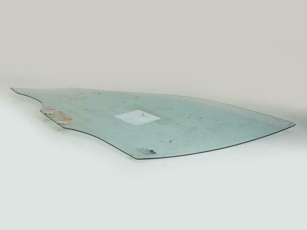 1997 - 2002 Daewoo Leganza Sedan Door Window Glass Front Passenger 96205241 OEM