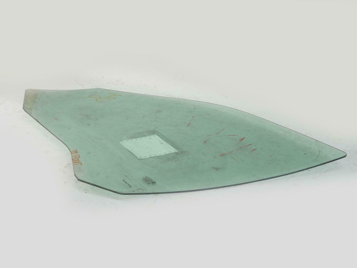 2004 - 2008 Chevrolet Malibu Door Glass Window Front Passenger 22627166 OEM