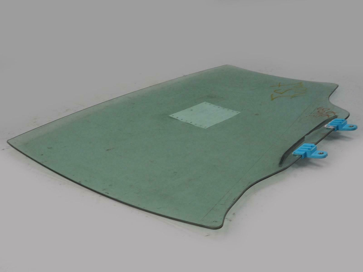 2004 - 2008 Nissan Maxima Sedan Door Glass Window Rear Passenger 823007Y000 OEM