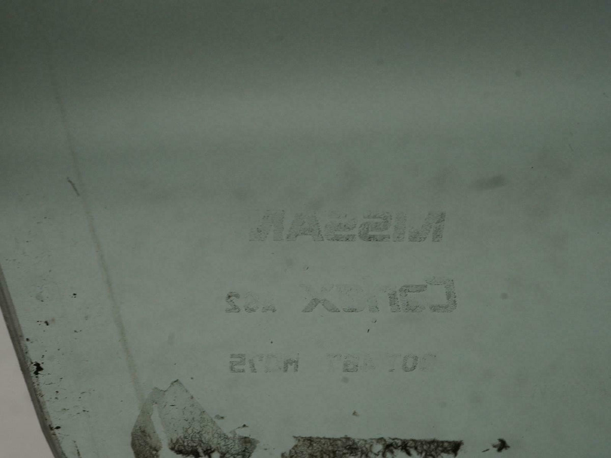 2004 - 2008 Nissan Maxima Sedan Door Window Glass Rear Passenger 823007Y000 OEM