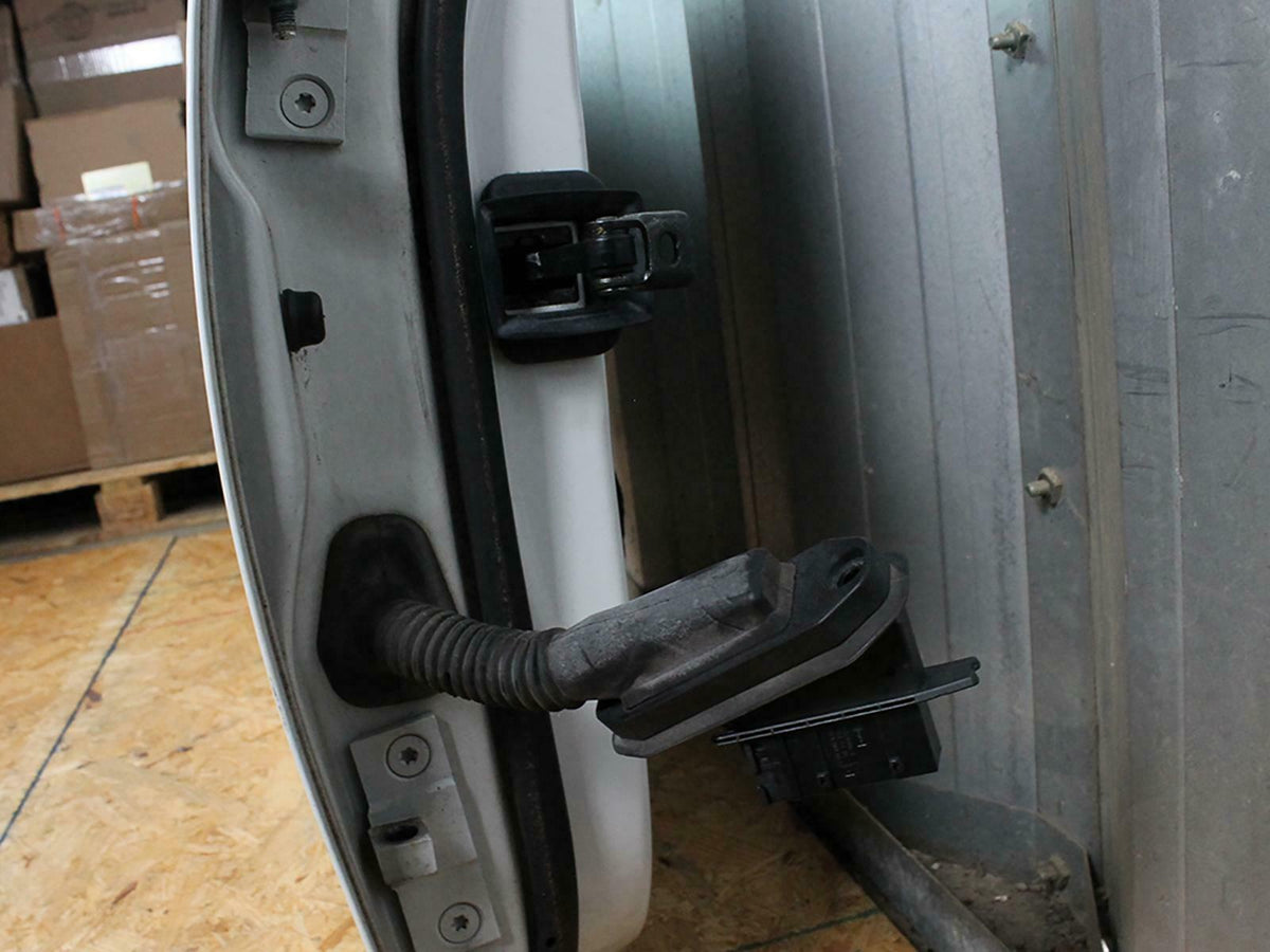 2004 - 2010 Bmw 5 Series E60 Door Shell W Glass Passenger Right Side Rh Front
