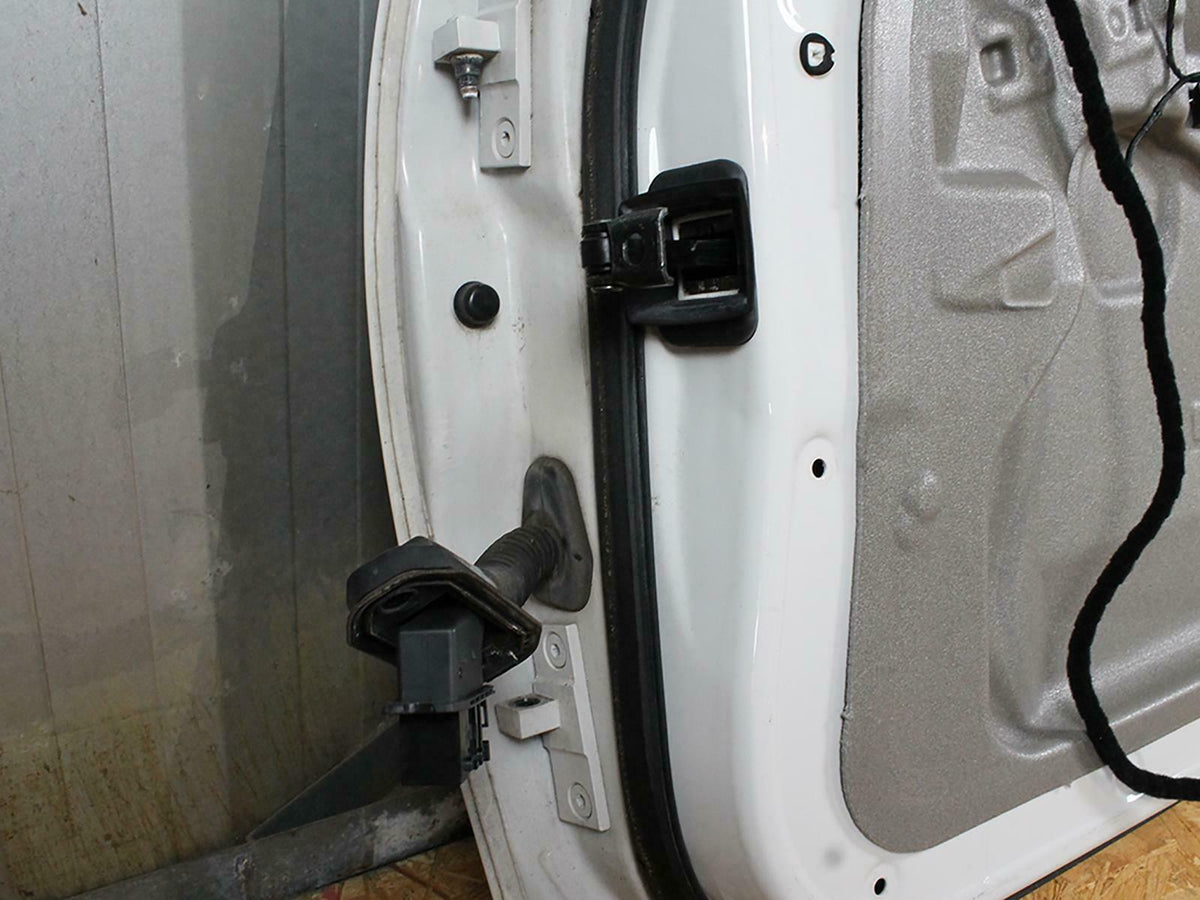 2004 - 2010 Bmw 5 Series E60 Door Shell W Glass Passenger Right Side Rh Front