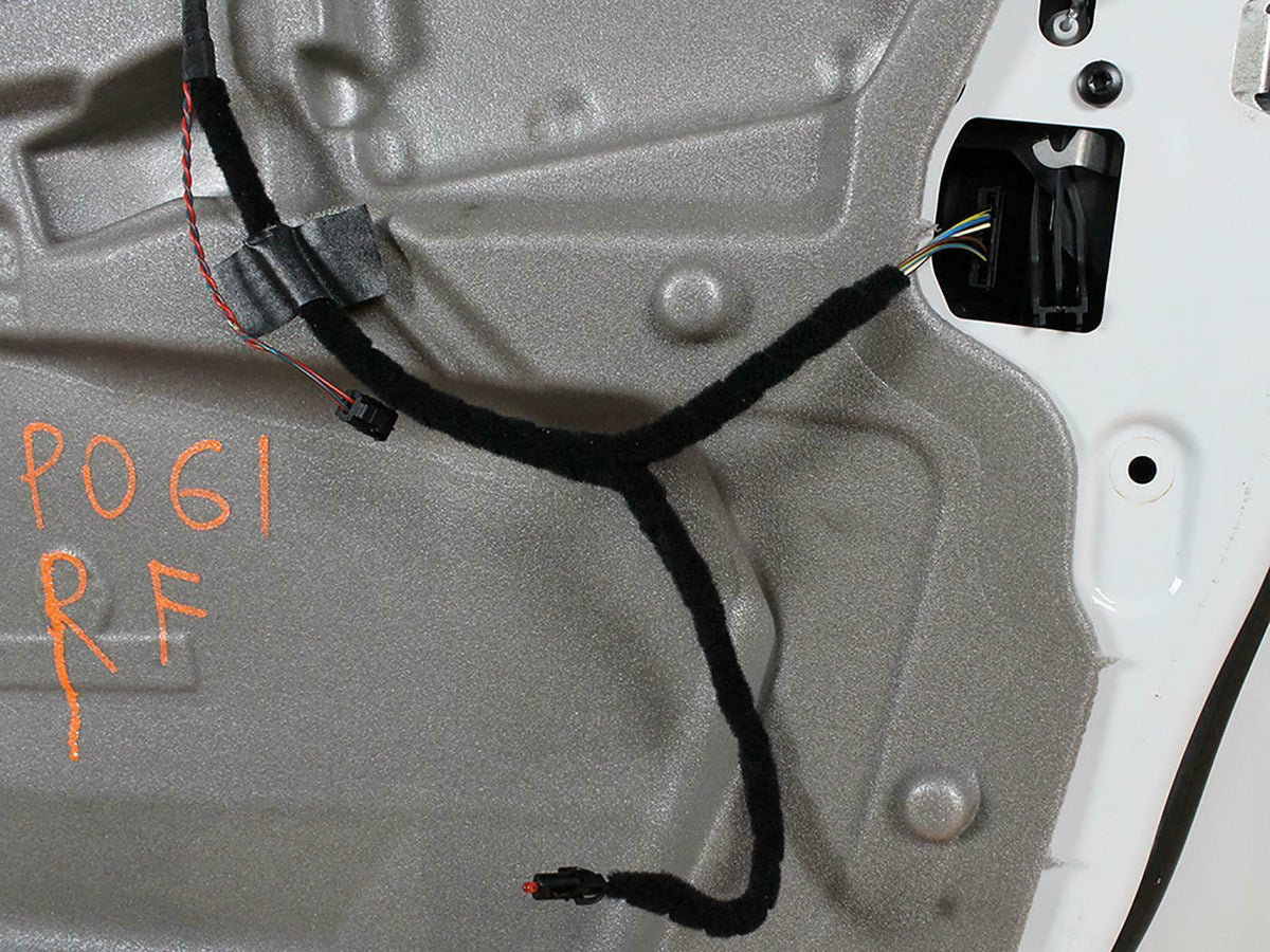 2004 - 2010 Bmw 5 Series E60 Door Shell W Glass Passenger Right Side Rh Front