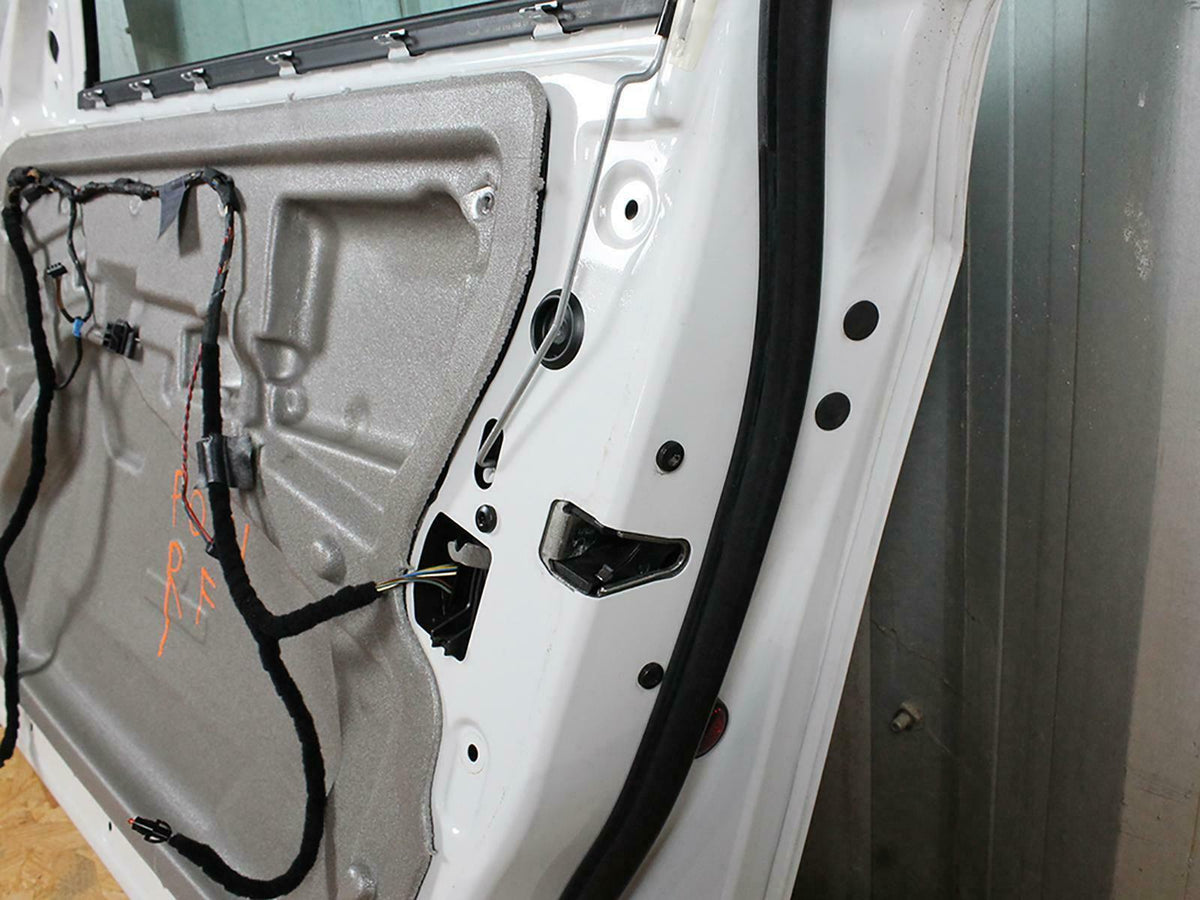 2004 - 2010 Bmw 5 Series E60 Door Shell W Glass Passenger Right Side Rh Front