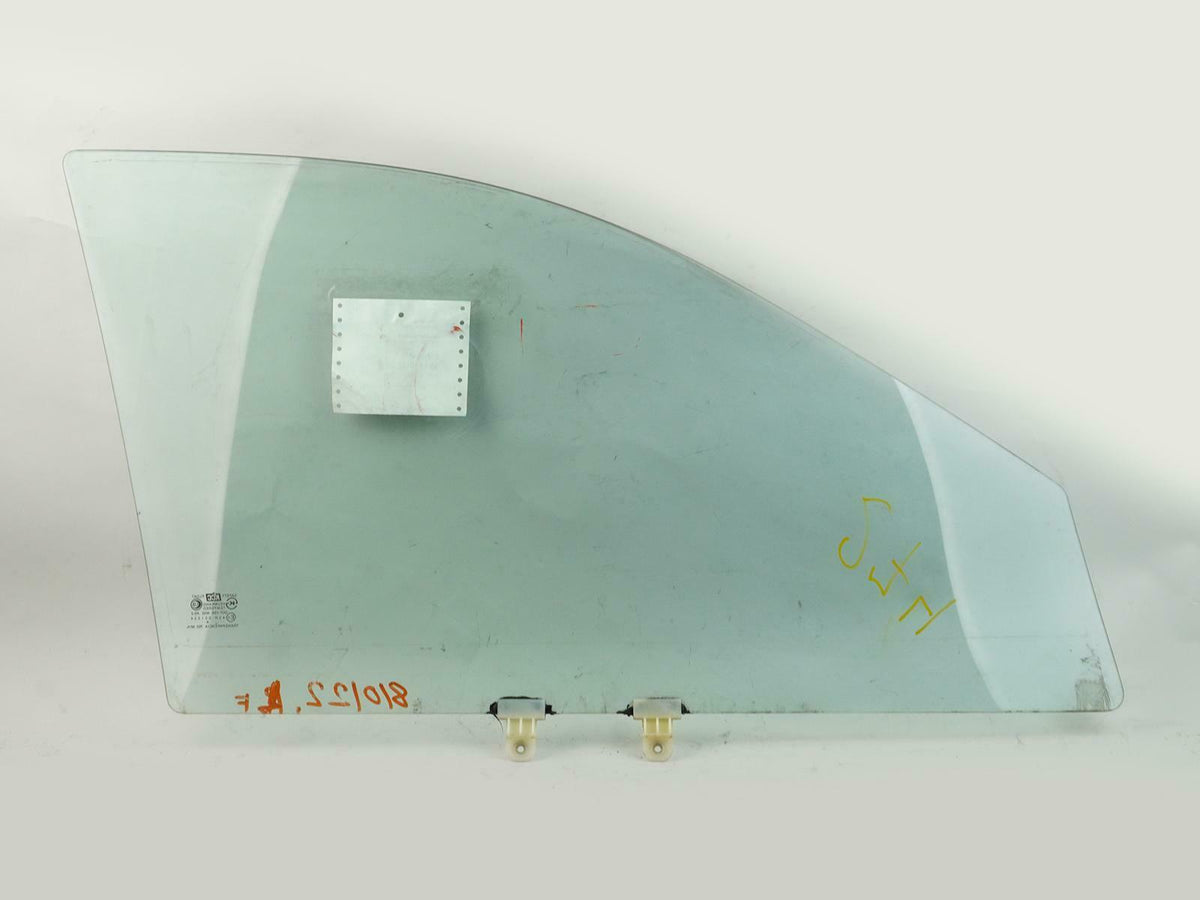 1996 - 2000 Hyundai Elantra Sedan Window Glass Door Front Left 8241029020 OEM