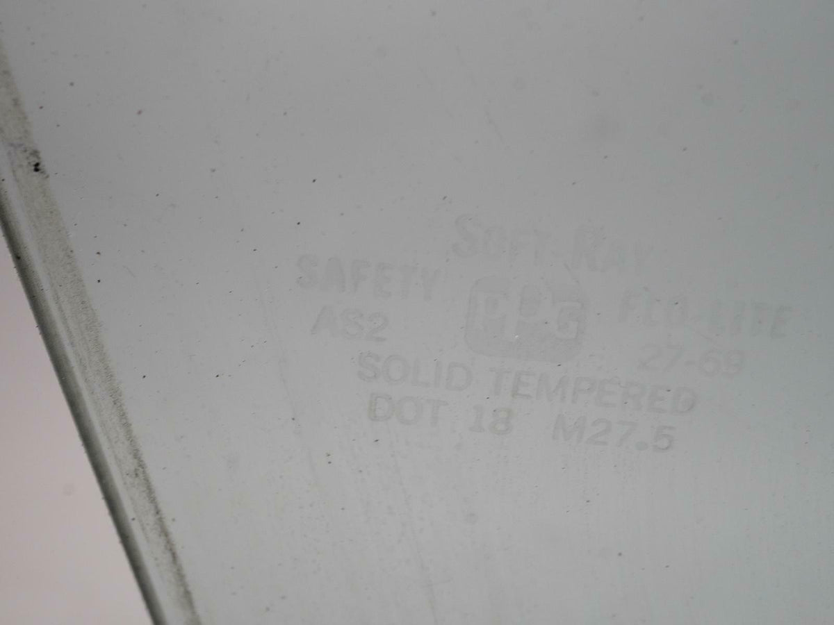 1986-1989 Oldsmobile Ciera 4Dr Door Window Glass Front Passenger 20643722 OEM