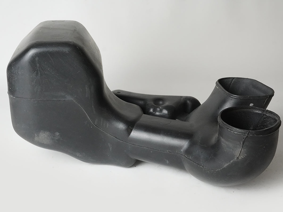 2001 - 2003 Subaru Legacy 3.0L Engine Air Intake Cleaner Wing Canister Inner