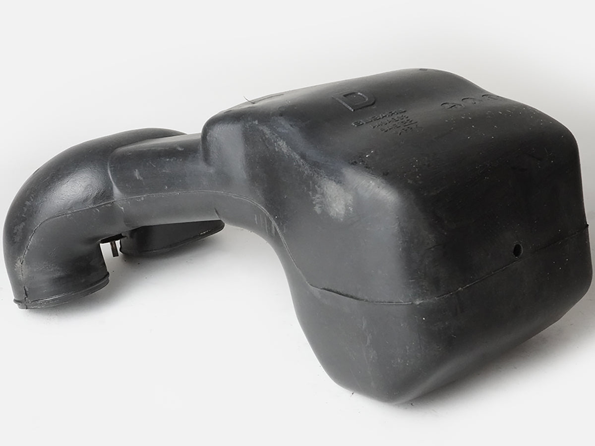 2001 - 2003 Subaru Legacy 3.0L Engine Air Intake Cleaner Wing Canister Inner