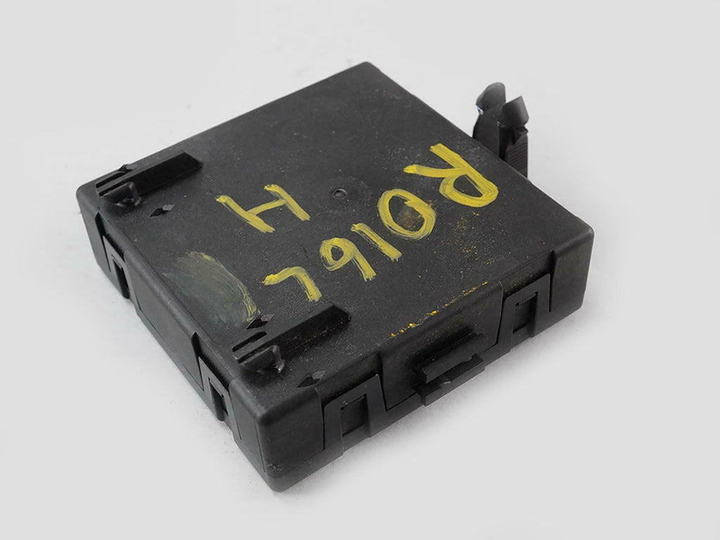  2008 - 2011 Mercedes Benz C Class W204 Door Computer Control Module Left Front, used