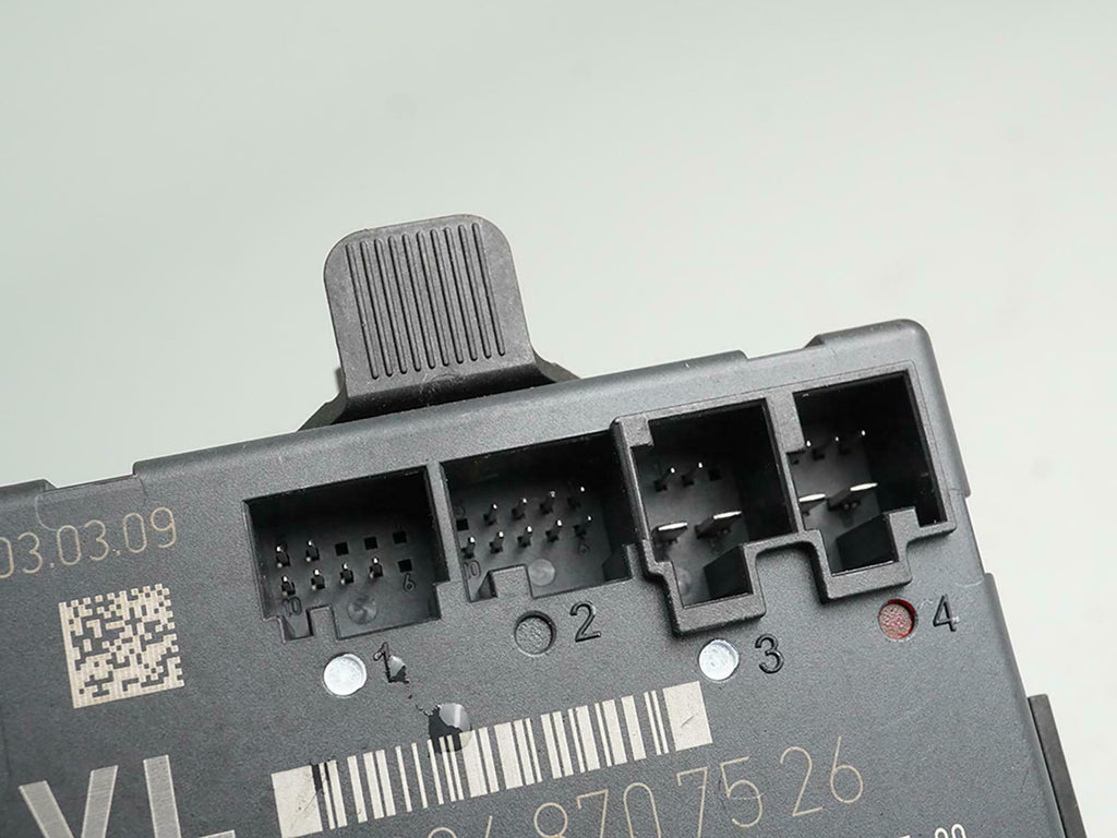  2008 - 2011 Mercedes Benz C Class W204 Door Computer Control Module Left Front, used